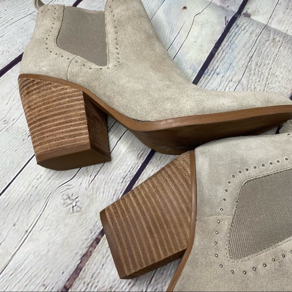 MARC FISHER Ankle Boots - Picture 6 of 8